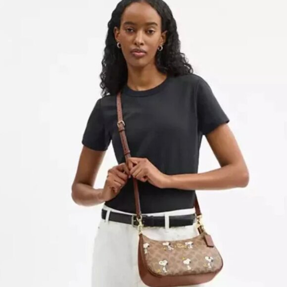 NWT Coach X Peanuts Teri Shoulder Bag In Signature Canvas With Snoopy Print - Picture 7 of 12